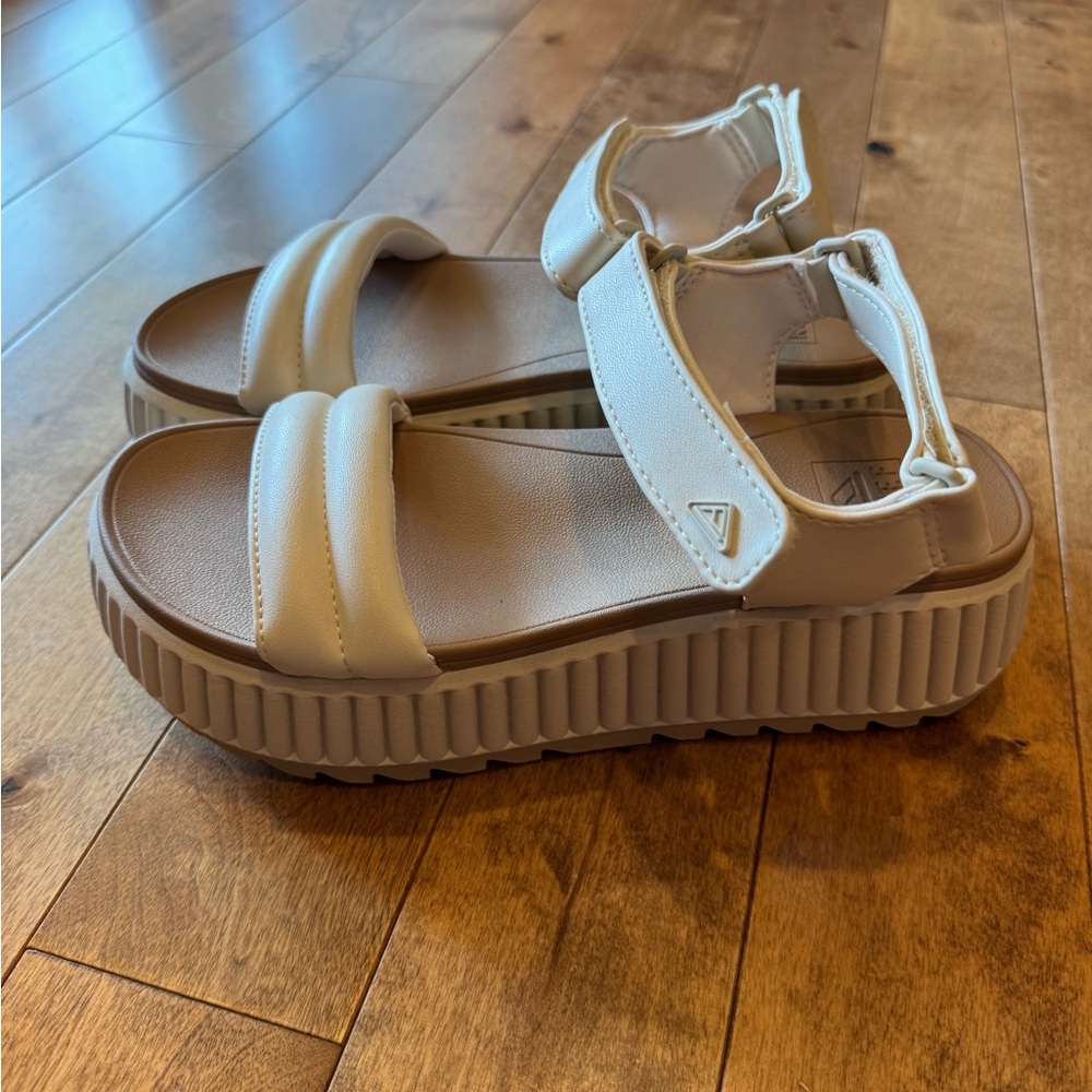Reef Women’s Vista Higher Raya in Vintage Sand NWOT - Picture 6 of 6